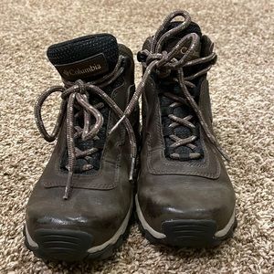 Columbia Yoncalla Brown Leather Boots with Omni Grip